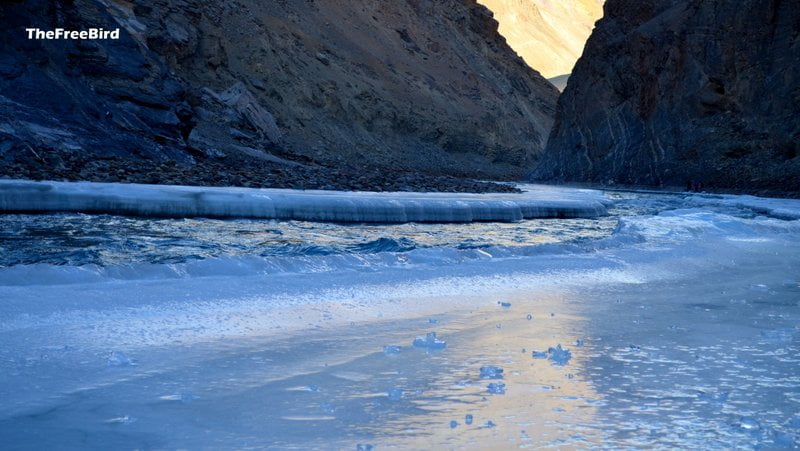 chadar trek morning light