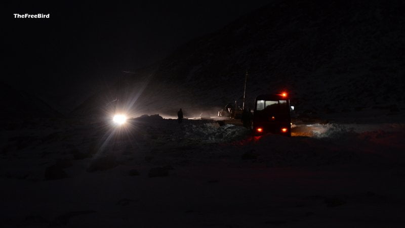 Vehicle Stuck in snow ladakh 