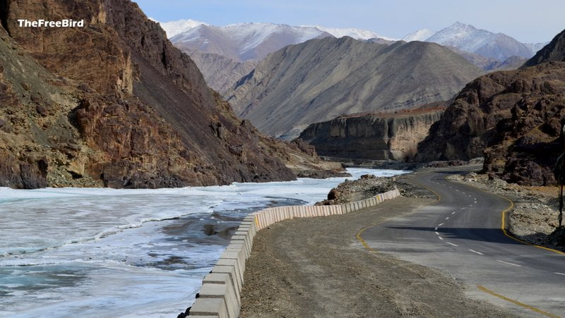 Road parallel to chadar