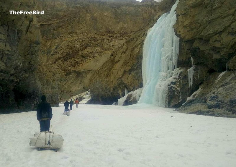 chadar trek frozen waterfall nerak