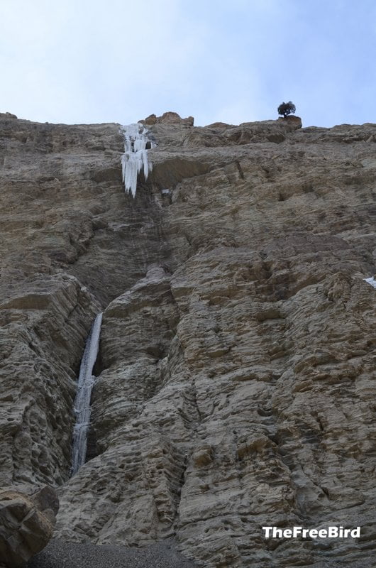chadar trek nerak to lingshed frozen waterfall