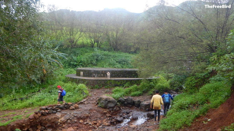 Garbett point trek to Matheran BLog - The well near Sagachiwadi