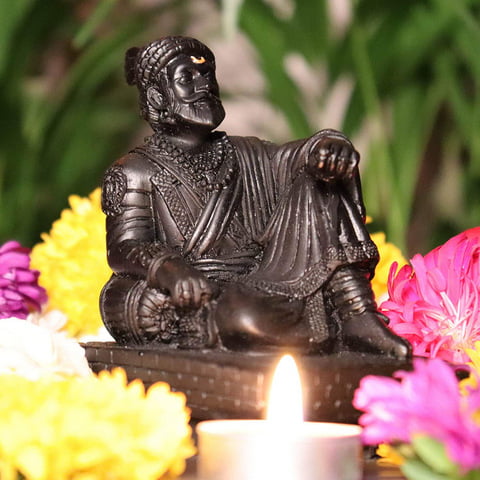 Shivaji maharaj idol 2