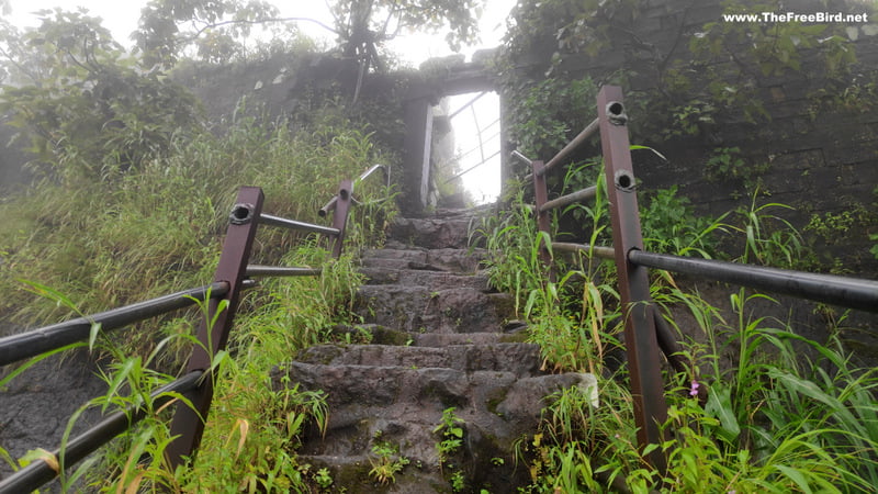 songiri fort trek difficulty level