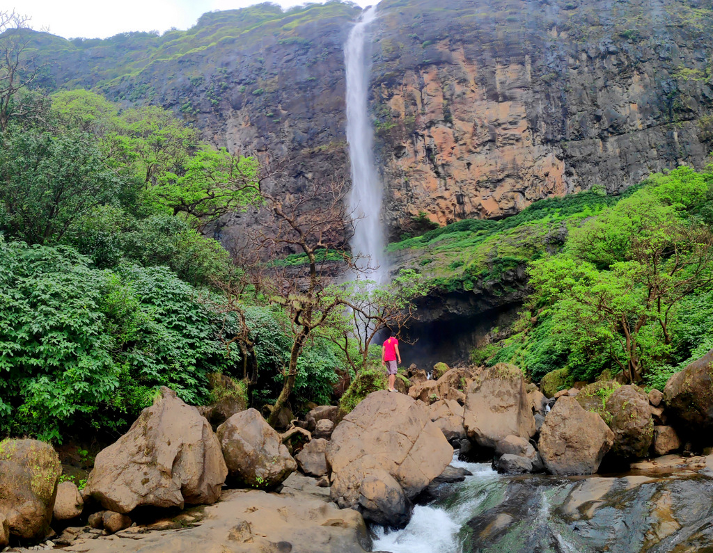 Reaching Nanemachi waterfall