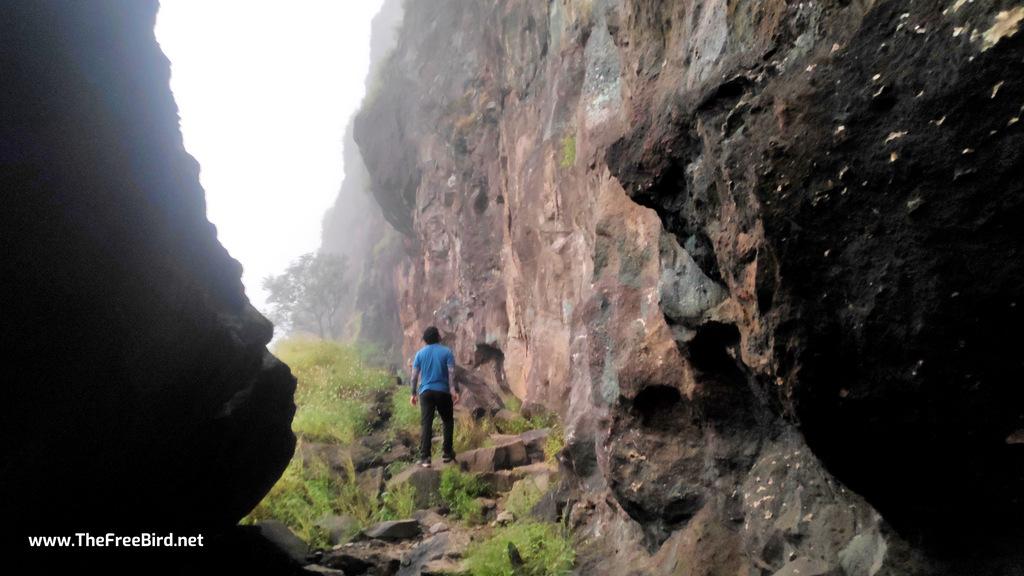 Rock walls at Irshalgad