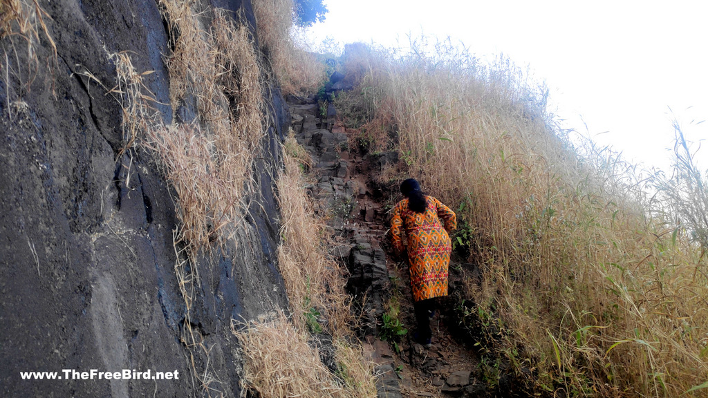 Rocky stairs toward Peb Vikatgad