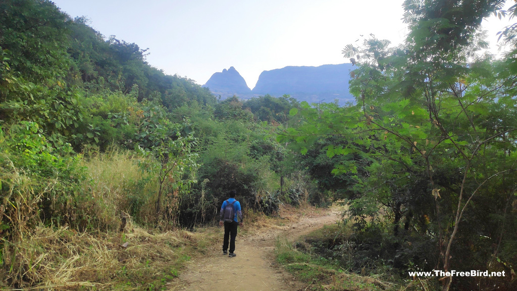 trek to kalavantin fort blog