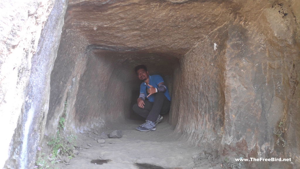 cave at Kalavantin durg