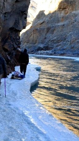 chadar trek narrow routes nerak