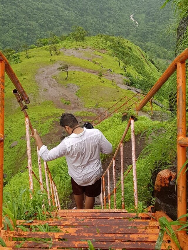 Matheran Karjat Sondai fort - ladder at Sondai