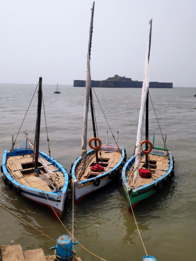 Arabian konkan sea fort murud janjira fort web story- Boats for reaching Janjira fort